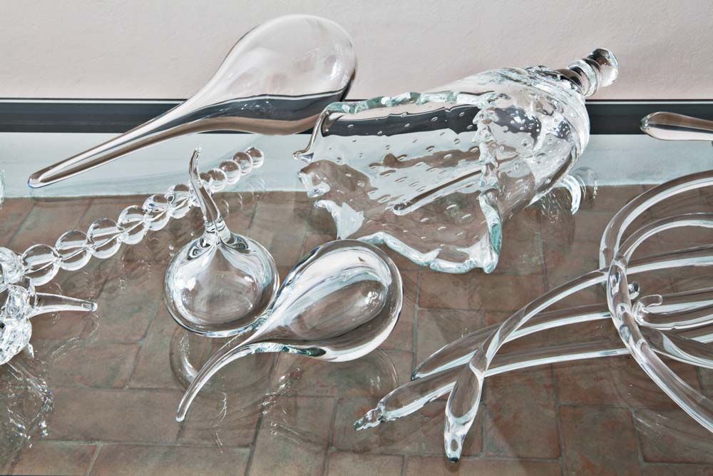 Crystal Landscape of Inner Body
(Serpent), 2000, crystal, metal, glass, 95 x 70 x 190 cm, © ADAGP Paris, Photo Ela Bialkowska